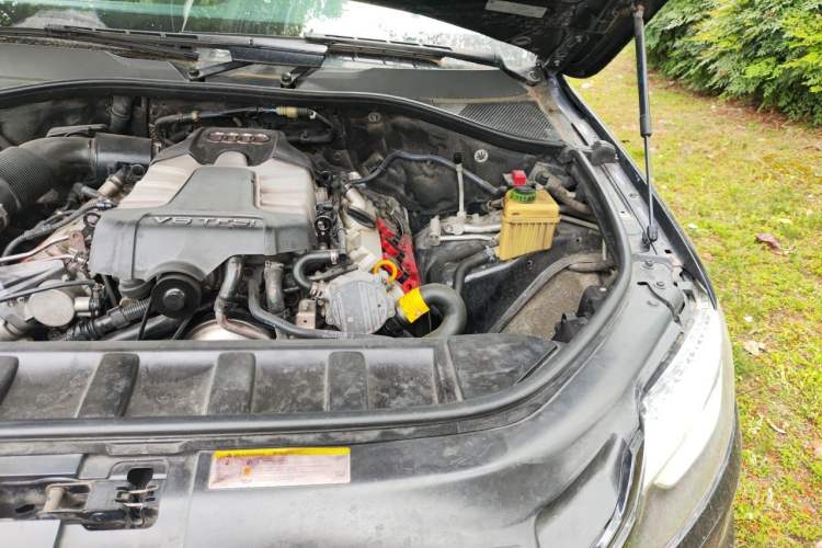 Used Audi Q7 2014 35 TFSI Sport Edition Engine Bay Left