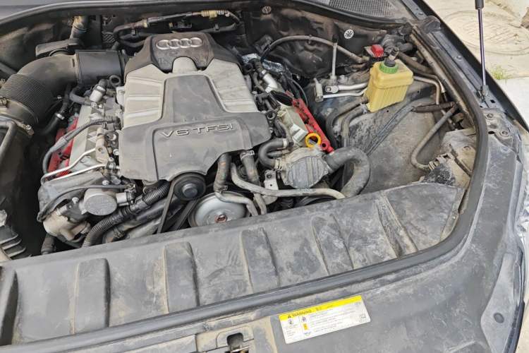 Used Audi Q7 2014 35 TFSI Ambition Edition Engine Bay Left