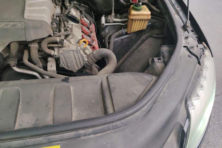 Used Audi Q7 2014 35 TFSI Sport Edition Engine Bay Left