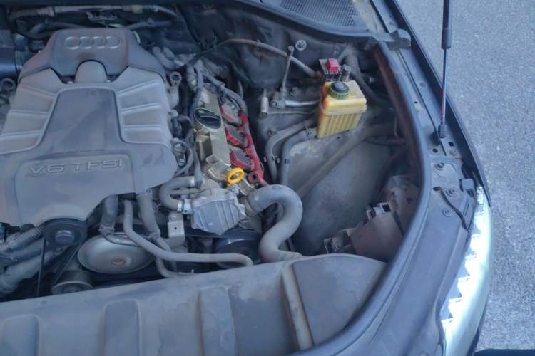 Used Audi Q7 2014 35 TFSI Ambition Edition Engine Bay Left