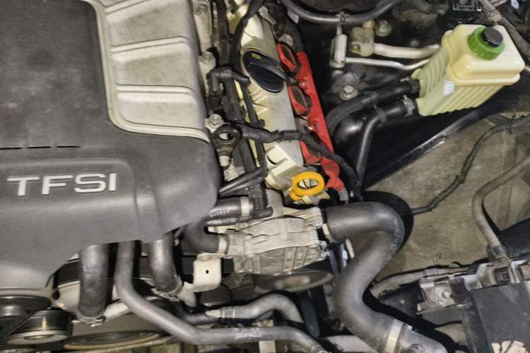 Used Audi Q7 2014 35 TFSI Off-road Model Engine Bay Left