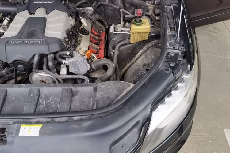 Used Audi Q7 2014 35 TFSI Sport Edition Engine Bay Left