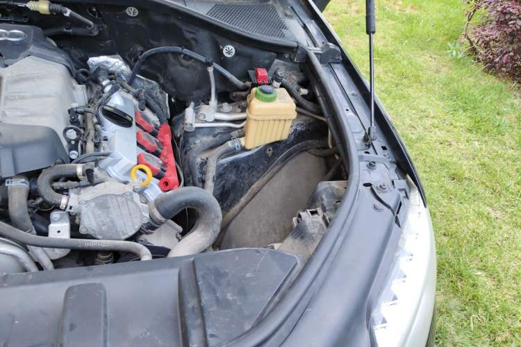 Used Audi Q7 2014 35 TFSI Sport Edition Engine Bay Left