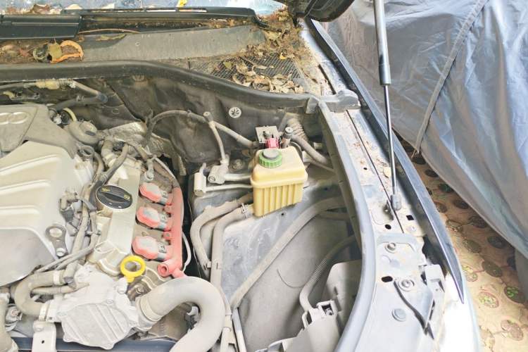 Used Audi Q7  Engine Bay Left