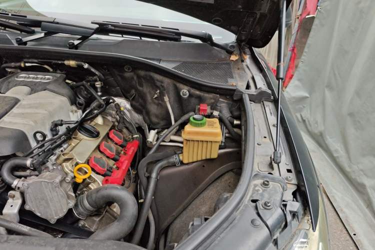 Used Audi Q7  Engine Bay Left