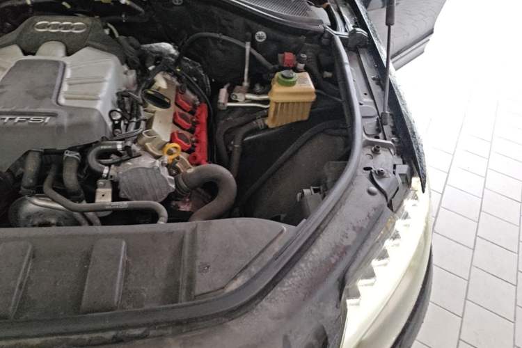 Used Audi Q7 2014 35 TFSI Ambition Edition Engine Bay Left