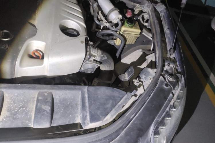 Used Audi Q7 2014 35 TDI Sport Edition Engine Bay Left