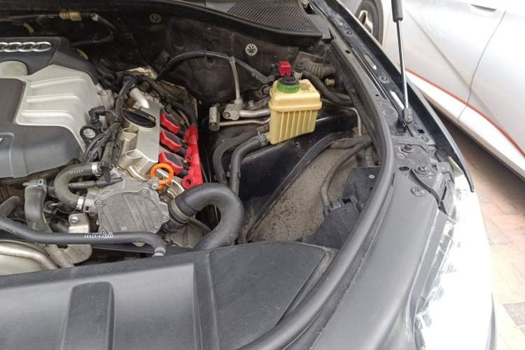Used Audi Q7 2014 35 TFSI Ambition Edition Engine Bay Left