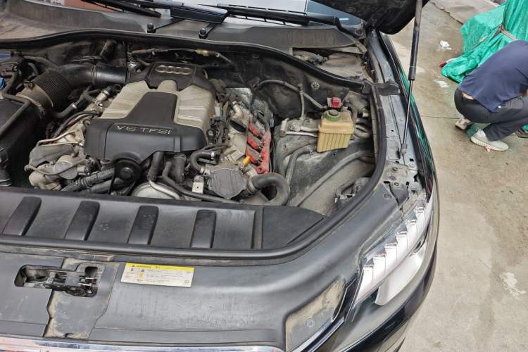 Used Audi Q7 2014 35 TFSI Ambition Edition Engine Bay Left