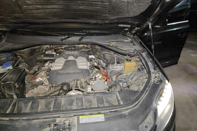 Used Audi Q7 2014 35 TFSI Sport Edition Engine Bay Left