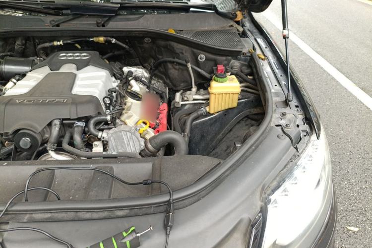 Used Audi Q7 2014 35 TFSI Sport Edition Engine Bay Left