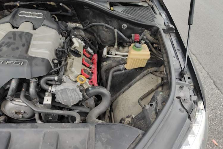 Used Audi Q7 2014 35 TFSI Off-road Model Engine Bay Left