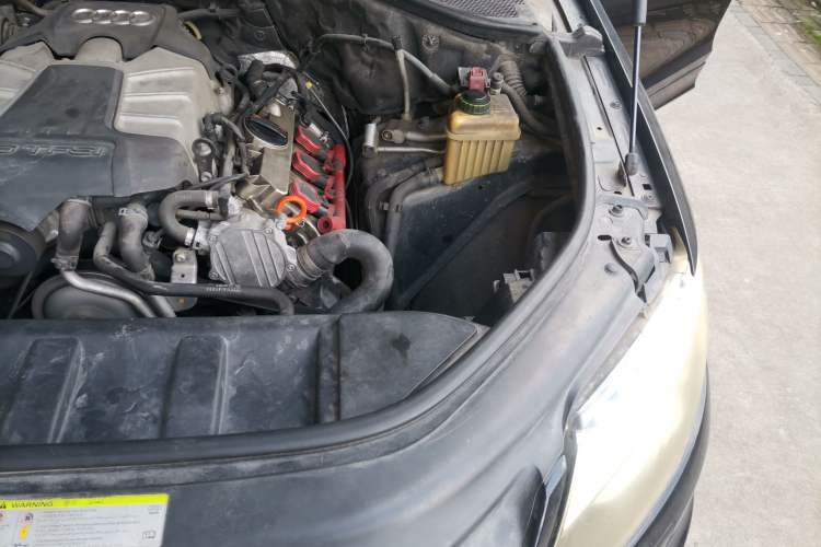 Used Audi Q7 2014 35 TFSI Sport Edition Engine Bay Left