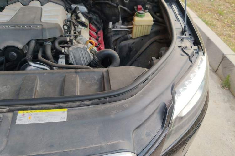 Used Audi Q7 2014 35 TFSI Ambition Edition Engine Bay Left