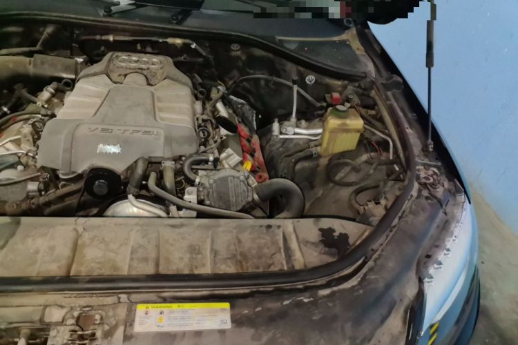 Used Audi Q7  Engine Bay Left