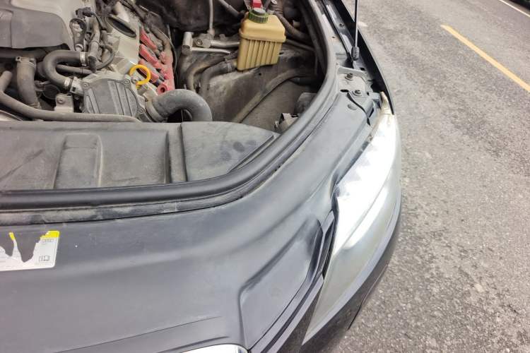 Used Audi Q7 2014 35 TFSI Ambition Edition Engine Bay Left