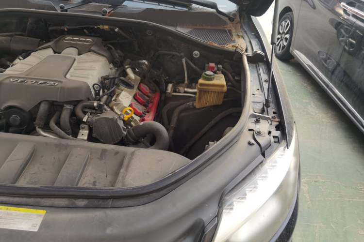 Used Audi Q7 2014 35 TFSI Sport Edition Engine Bay Left