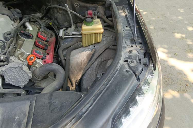 Used Audi Q7 2014 35 TFSI Sport Edition Engine Bay Left