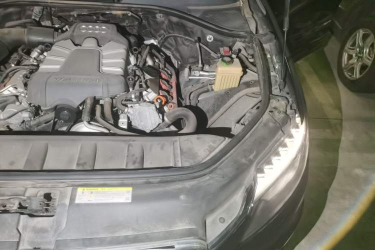 Used Audi Q7 2014 40 TFSI Sport Edition Engine Bay Left