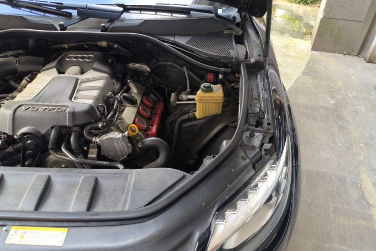 Used Audi Q7 2014 35 TFSI Ambition Edition Engine Bay Left