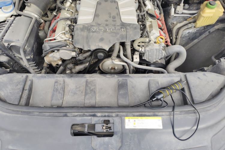 Used Audi Q7 2014 35 TFSI Sport Edition Engine Bay