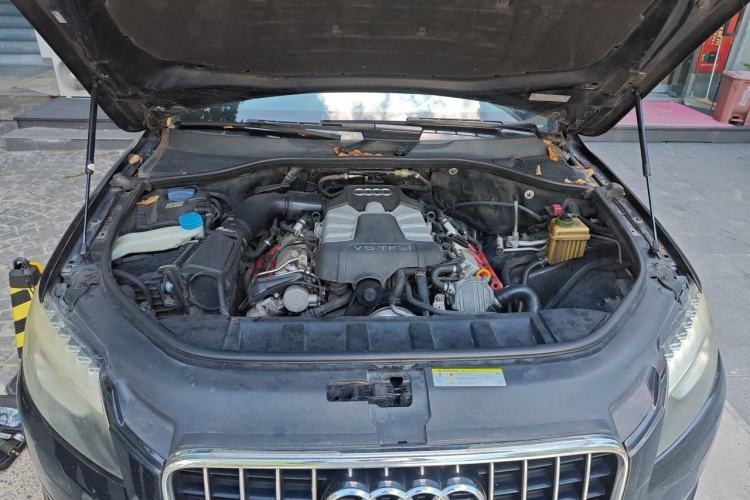 Used Audi Q7 2014 35 TFSI Ambition Edition Engine Bay