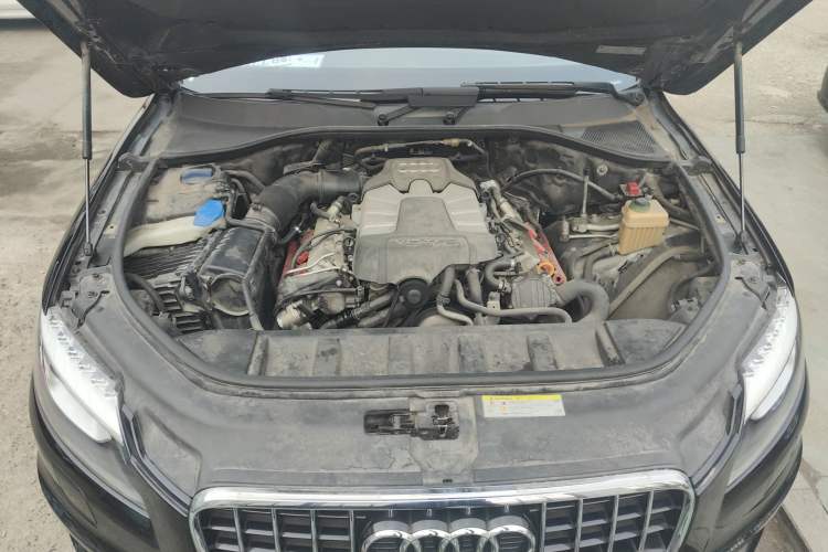 Used Audi Q7 2014 35 TFSI Sport Edition Engine Bay