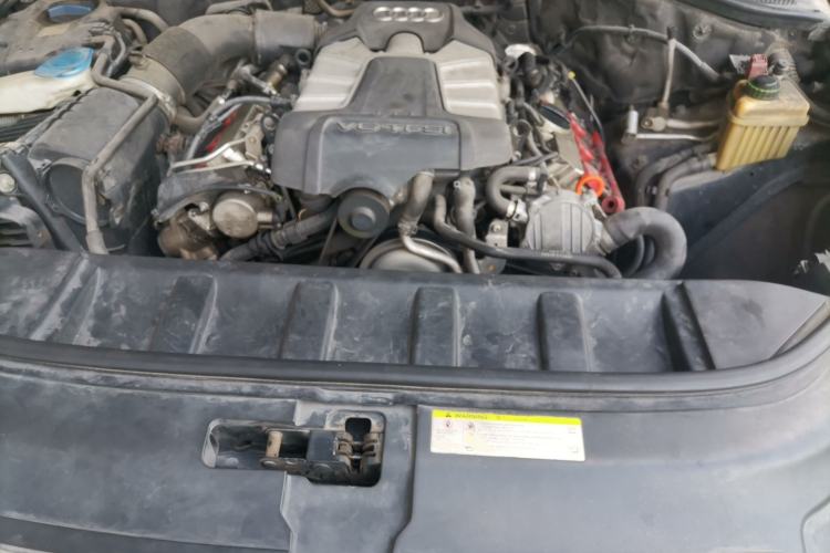 Used Audi Q7 2014 35 TFSI Sport Edition Engine Bay
