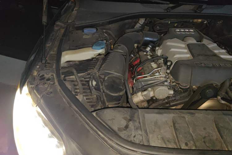 Used Audi Q7 2014 35 TFSI Sport Edition Engine Bay Right