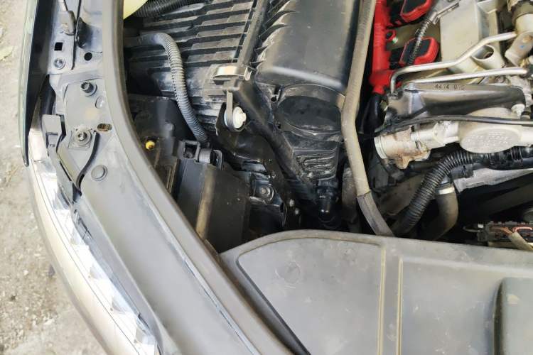 Used Audi Q7 2014 35 TFSI Ambition Edition Engine Bay Right