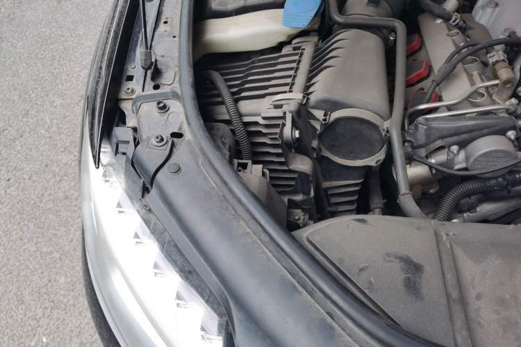 Used Audi Q7 2014 35 TFSI Off-road Model Engine Bay Right