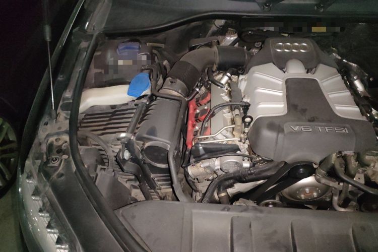Used Audi Q7 2014 35 TFSI Sport Edition Engine Bay Right