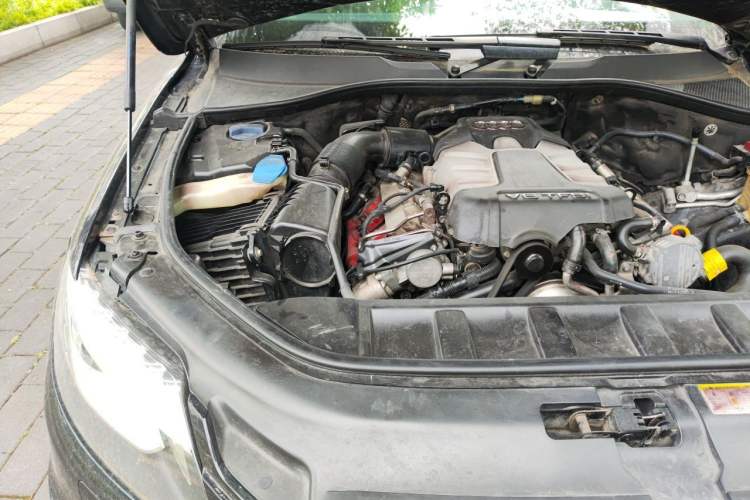 Used Audi Q7 2014 35 TFSI Sport Edition Engine Bay Right