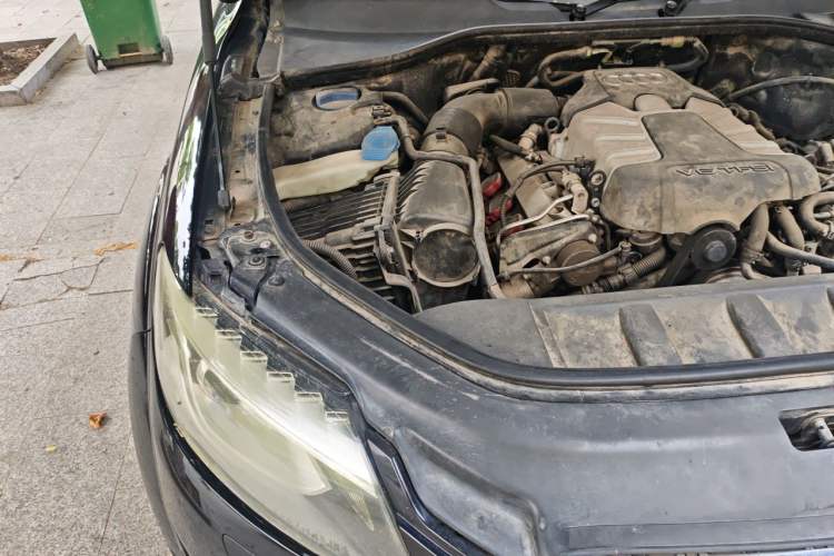 Used Audi Q7 2014 35 TFSI Ambition Edition Engine Bay Right