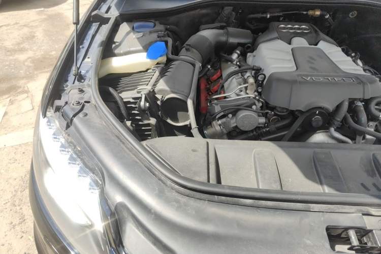Used Audi Q7 2014 35 TFSI Sport Edition Engine Bay Right