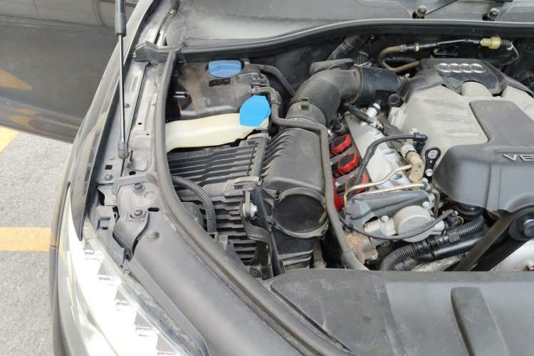 Used Audi Q7 2014 35 TFSI Sport Edition Engine Bay Right