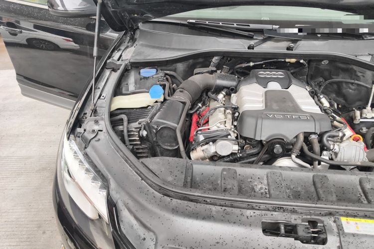 Used Audi Q7 2014 35 TFSI Ambition Edition Engine Bay Right