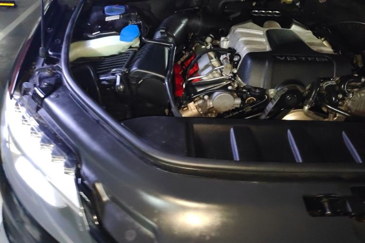 Used Audi Q7 2014 35 TFSI Sport Edition Engine Bay Right