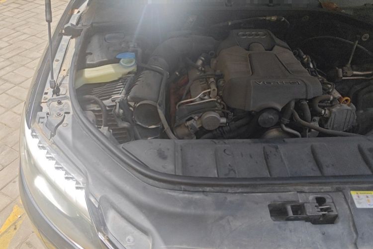 Used Audi Q7  Engine Bay Right