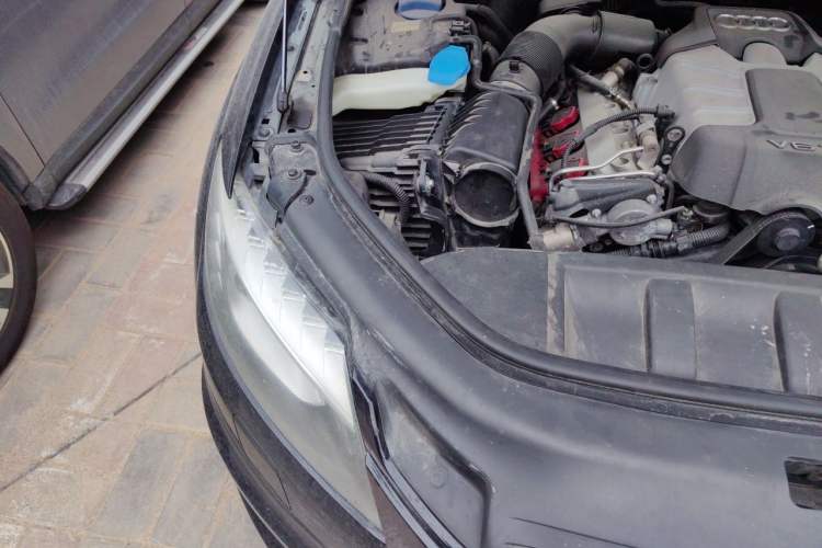 Used Audi Q7 2014 35 TFSI Sport Edition Engine Bay Right