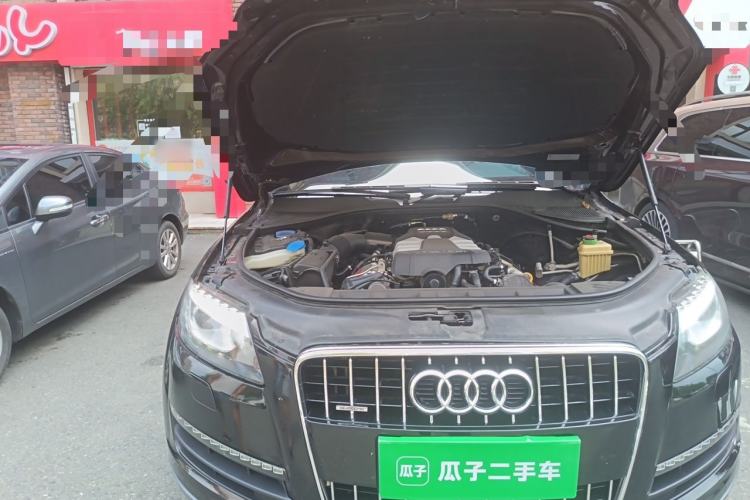Used Audi Q7 2014 35 TDI Exclusive Edition Engine Bay Right