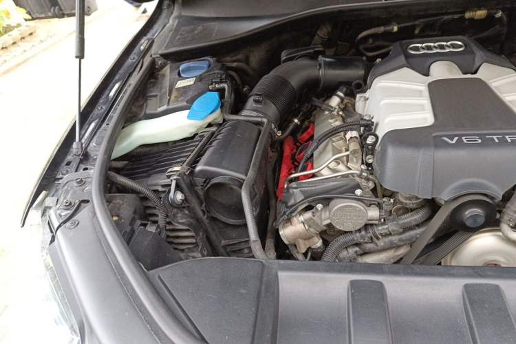 Used Audi Q7 2014 35 TFSI Ambition Edition Engine Bay Right