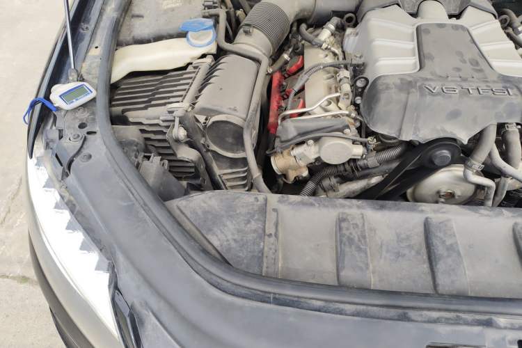 Used Audi Q7 2014 35 TFSI Sport Edition Engine Bay Right