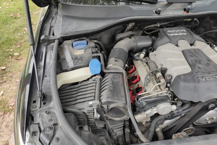 Used Audi Q7 2014 35 TFSI Off-road Model Engine Bay Right