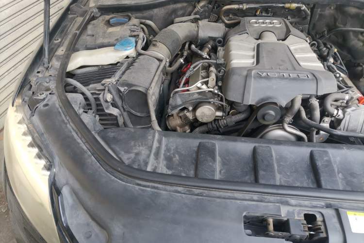Used Audi Q7 2014 35 TFSI Sport Edition Engine Bay Right