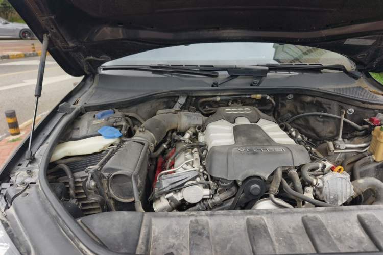 Used Audi Q7  Engine Bay Right