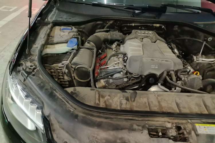 Used Audi Q7  Engine Bay Right