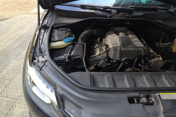 Used Audi Q7 2014 35 TFSI Ambition Edition Engine Bay Right