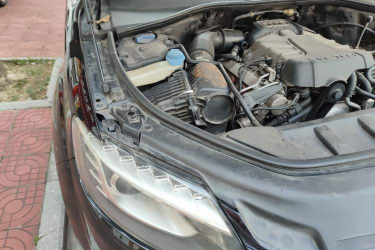 Used Audi Q7 2014 35 TFSI Ambition Edition Engine Bay Right