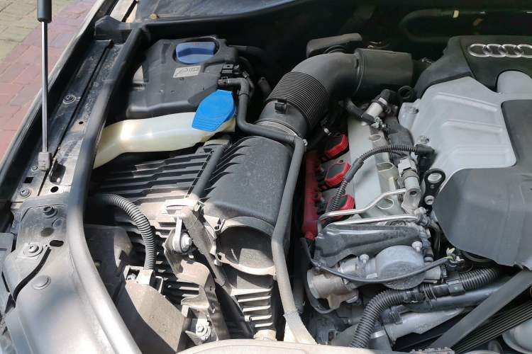 Used Audi Q7 2014 35 TFSI Sport Edition Engine Bay Right